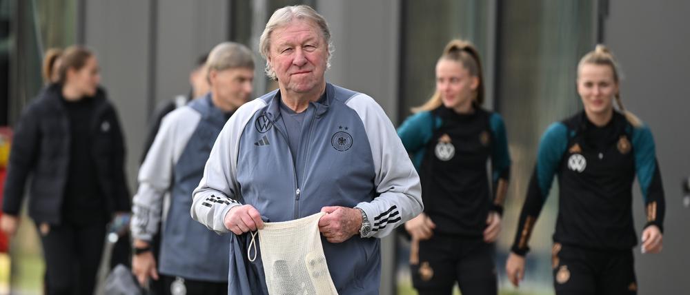 Trainer Horst Hrubesch hat noch einige Olympia-Tickets zu vergeben. 