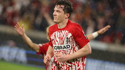 Freiburgs Angreifer Michael Gregoritsch feiert seinen Treffer zum 3:2. 