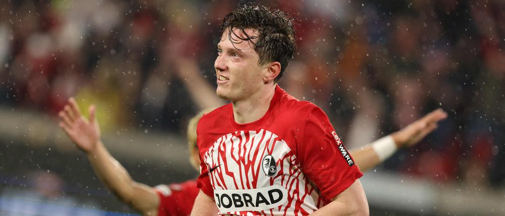 Freiburgs Angreifer Michael Gregoritsch feiert seinen Treffer zum 3:2. 