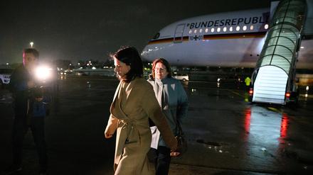 Bundesaußenministerin Annalena Baerbock nach der Landung auf dem New Yorker Flughafen John F. Kennedy International.