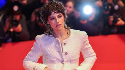 Zurück auf dem roten Teppich: Kristen Stewart, vergangenes Jahr Jury-Präsidentin, stellt ihren Thriller „Love Lies Bleeding“ vor.
