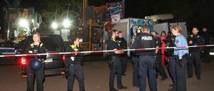 Polizeibeamte am 30. April 2022 am Tatort. (Archivbild)