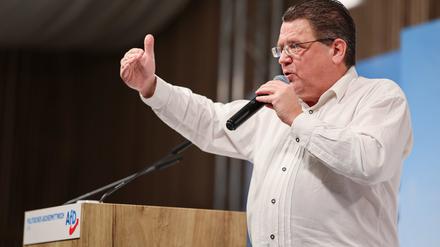 Stephan Brandner, Bundestagsabgeordneter aus Thüringen, redet beim politischen Aschermittwoch der AfD. Osterhofen, Bayern.