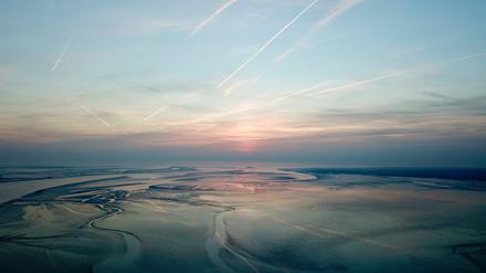 Wattenmeer der Nordsee bei Sonnenuntergang