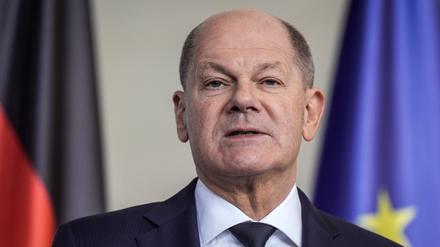 Bundeskanzler Olaf Scholz (SPD) nimmt an einer Pressekonferenz nach dem Treffen mit dem ukrainischen Präsidenten Selenskyj im Bundeskanzleramt teil. 