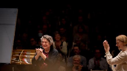 Elisabeth Leonskaja (l.) und Joanna Mallwitz amFreitagabend im Konzerthaus
