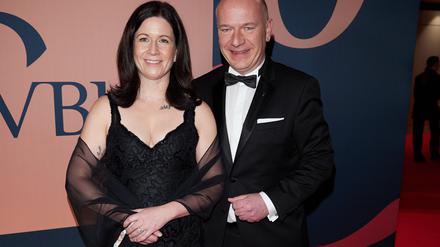 Kai Wegner (CDU), Regierender Bürgermeister von Berlin, und Katharina Günther-Wünsch (CDU), Senatorin für Bildung, Jugend und Familie, beim Ball der Wirtschaft im Hotel Intercontinental.
