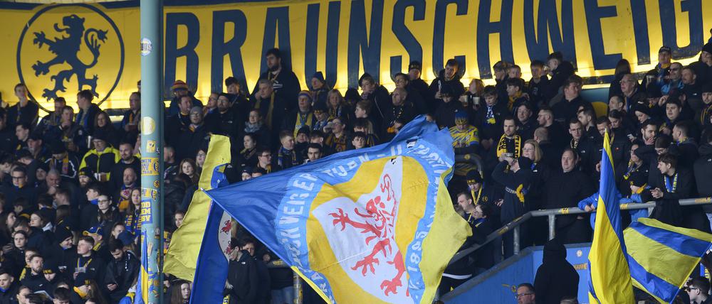 Im Heimbereich von Eintracht Braunschweig kam es am Samstag im Spiel gegen Hertha BSC zu einem Polizeieinsatz.