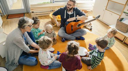 Freie Träger sind beispielsweise in der Kinderbetreuung aktiv. (Symbolbild)