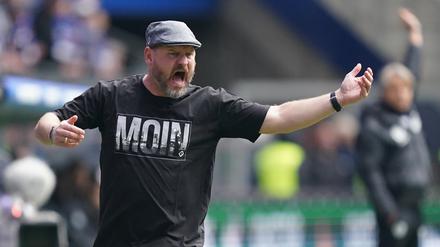 Steffen Baumgart durfte am Ende drei wichtige Punkte bei seinem HSV-Debüt bejubeln.