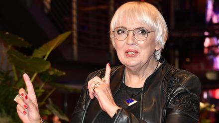 Nach den Reaktionen auf israelkritische Äußerungen während der Berlinale-Abschlussgala hat Kulturstaatsministerin Claudia Roth eine Untersuchung der Vorfälle angekündigt. 