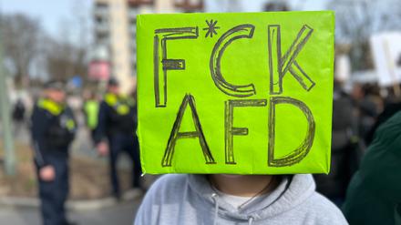 Schülerinnen und Schüler in Steglitz-Zehlendorf zeigen Haltung und demonstrieren gegen Rechtsextremismus: Am Mittwoch, 28. Februar, rufen die Schüler der Fichtenberg-Oberschule zur Demo auf.