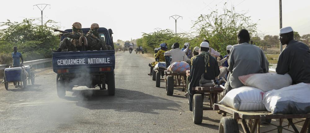 Bewaffnete Polizeipatrouille in Burkina Faso (Archivbild)