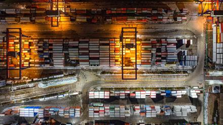 Das Geschäft mit China schwächelt zurzeit, doch viele Unternehmen rechnen langfristig unverändert mit vergleichsweise höheren Wachstumsraten in der Volksrepublik. 