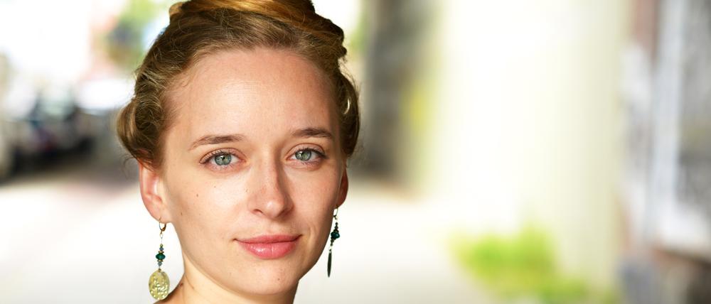 Die Schriftstellerin Alina Helbing.