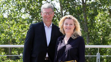 Eckard Veil und Christiane Preuß führen die Energie und Wasser Potsdam. 