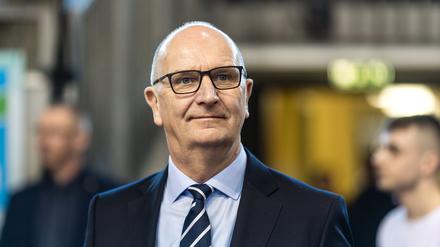 24.02.2024, Brandenburg, Cottbus: Turnen: Olympia-Qualifikation/Weltcup, in der Lausitz Arena. Dietmar Woidke (SPD), Ministerpräsident von Brandenburg, eröffnet das «Turnier der Meister» in der Lausitz Arena. Foto: Frank Hammerschmidt/dpa +++ dpa-Bildfunk +++