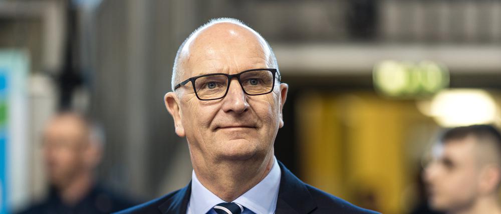 24.02.2024, Brandenburg, Cottbus: Turnen: Olympia-Qualifikation/Weltcup, in der Lausitz Arena. Dietmar Woidke (SPD), Ministerpräsident von Brandenburg, eröffnet das «Turnier der Meister» in der Lausitz Arena. Foto: Frank Hammerschmidt/dpa +++ dpa-Bildfunk +++
