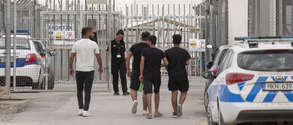 Blick auf den Haupteingang zum Pournara Flüchtlingscamp auf Zypern (Archivbild vom 5. September 2023)