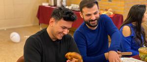 Für viele am Tisch ist die Abendbrotkultur mit Brezen und Graubrot zwar neu, aber auch ziemlich interessant.
