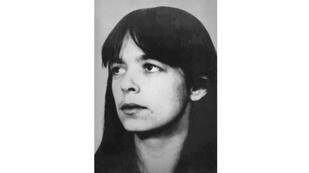 Polizeifoto von Daniela Klette (Bild von 1989), die mit Haftbefehl gesucht wurde.