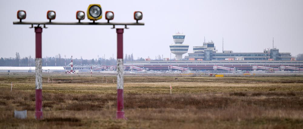 Für das Land Berlin entwickelt Grün Berlin auf rund 190 Hektar des ehemaligen Flughafengeländes in Tegel einen neuen Park, in dem Menschen ihre Freizeit aktiv gestalten können sollen.