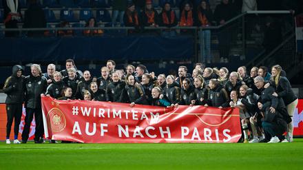 Die deutschen Fußballerinnen sind bei den Olympischen Spielen in Paris dabei.