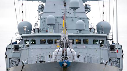 Die Fregatte „Hessen“ beteiligt sich am Einsatz zur Sicherung der Schifffahrt im Roten Meer (Archivbild vom 08.02.2024).