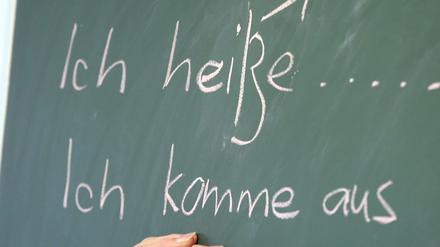Ein Deutschkurs für Flüchtlinge in der Gemeinschaftsunterkunft in Güstrow, Mecklenburg-Vorpommern.