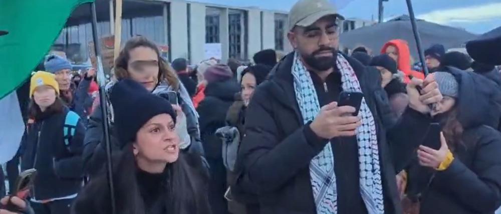 Die Aktivisten Yasemin Acar und Salah Said.