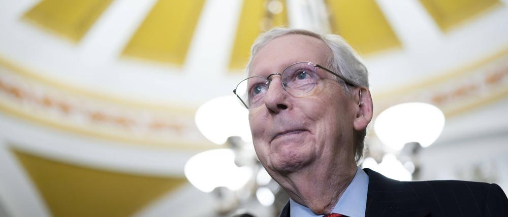 Mitch McConnell gibt sein Amt als Fraktionschef der Republikaner im US-Senat ab.