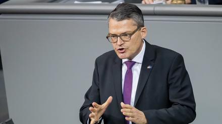 Roderich Kiesewetter (CDU) fordert, im Iran Frauen und Oppositionelle zu unterstützen.