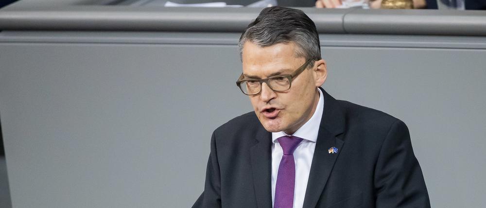 Roderich Kiesewetter (CDU) fordert, im Iran Frauen und Oppositionelle zu unterstützen.