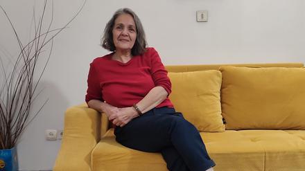 Das Bild zeigt die Deutsch-Iranerin Nahid Taghavi mit Fußfessel nach ihrer vorübergehenden Freilassung aus dem berüchtigten Ewin-Gefängnis in Teheran.