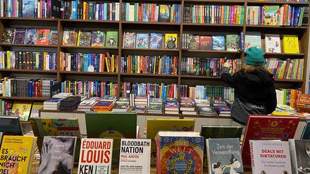 Die Traditionsbuchhandlung „Buchladen Bayerischer Platz“ in Schöneberg hat auch eine große Auswahl an Kinder- und Jugendbüchern. 
