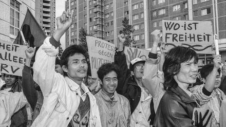 Demonstration in Berlin-Marzahn „Gegen den Polizeiterror“ am 07.08.1993. 