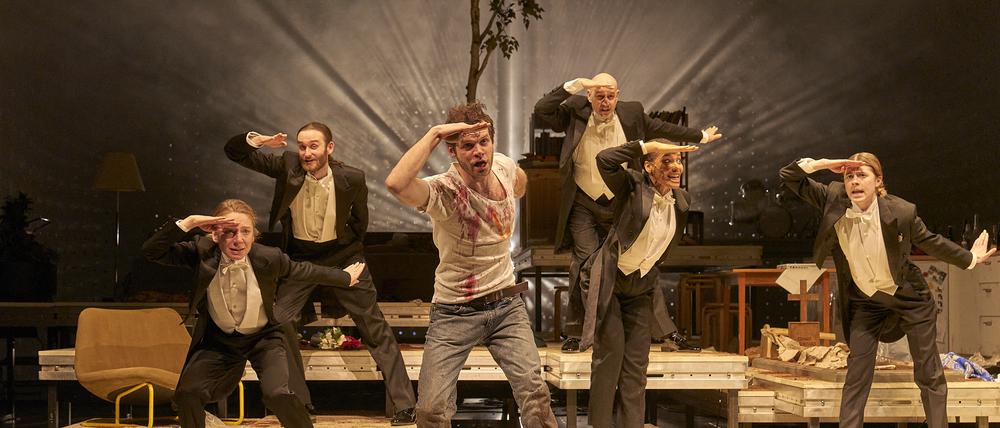 Wo sind wir hier: Szene aus „Sterben Lieben Kämpfen“