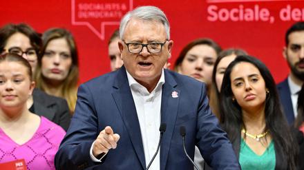 EU-Arbeitskommissar Nicolas Schmit redet am 2. März bei einem Parteikongress in Rom.