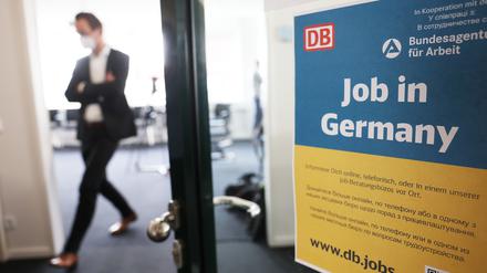 Jobberatung für Ukrainer in Deutschland - bisher haben sie bei Arbeitslosigkeit Anspruch auf Bürgergeld.