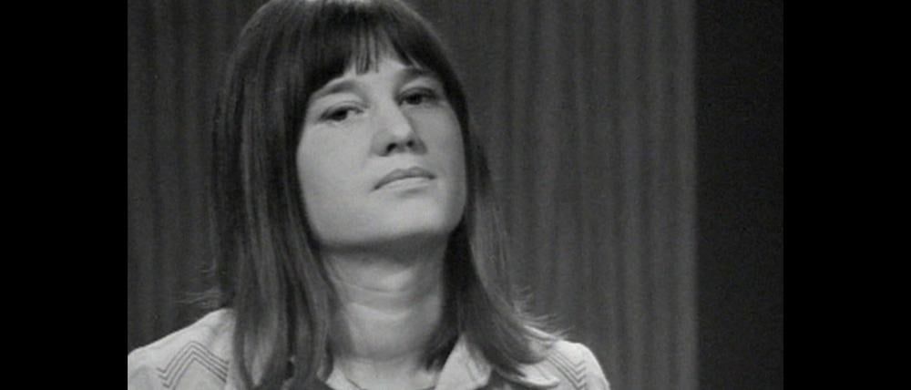 Eine Szene des Kinofilms „Une Jeunesse Allemande - Eine deutsche Jugend“ zeigt Ulrike Meinhof in der Talk-Runde „Die ausgehöhlte Autorität“. 