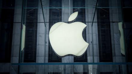 Das Logo von Apple, aufgenommen in Manhattan.