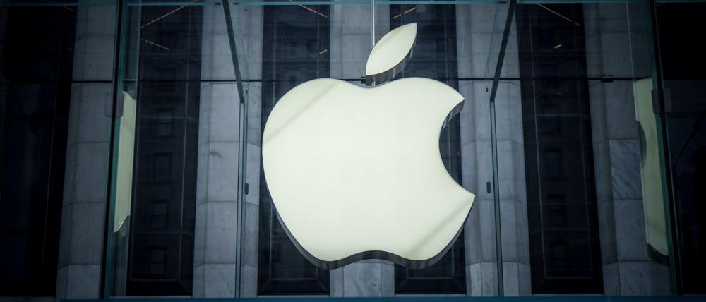 Das Logo von Apple, aufgenommen in Manhattan.