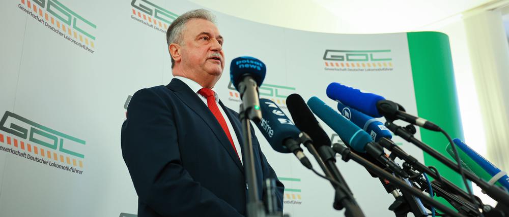 Streikführer Claus Weselsky erläuterte 4. März die Strategie der Lokführergewerkschaft. Wellenstreiks sollen die Bahn zum Einlenken bewegen.