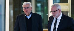 Der frühere DFB-Präsident Theo Zwanziger (l.) mit seinem Anwalt Hans-Jörg Metz.