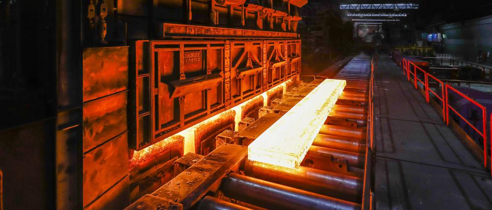 Stahlwerk in Duisburg. Energieintensive Branchen litten besonders unter den hohen Strom- und Gaspreisen.