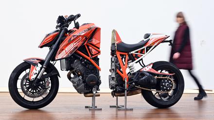 In der Schau „Impossibel“ ist auch das Werk „Super Duke“ von Alexandra Bircken aus dem Jahr 2023 zu sehen.  