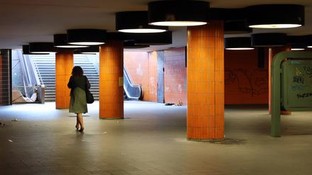 RECORD DATE NOT STATED 30.09.2023, Berlin - Deutschland. Fußgängerunterführung am ICC - Messegelände. *** 30 09 2023, Berlin Germany pedestrian underpass at ICC exhibition center