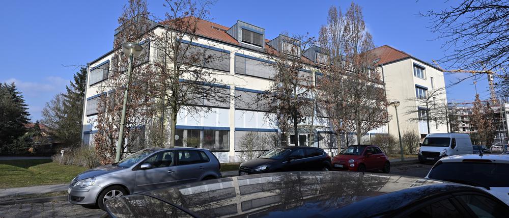 Potsdam, 05.03.2024, Lokales, Haus, Gebäude, Gebaeude, Eleonore-Prochaska-Straße 11, leonore-Prochaska-Strasse 11, Thema Neues Flüchtlinheim im Kirchsteigfeld,