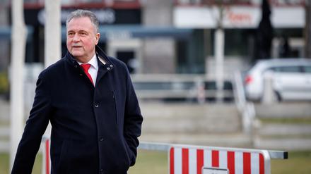 Claus Weselsky, Bundesvorsitzender der GDL, kommt zu einer Kundgebung im Rahmen des sechstägigen Streiks der Lokführergewerkschaft GDL.