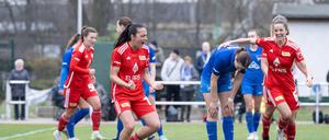 Die Fußballerinnen des 1. FC Union und Hertha BSC traten vor 1500 Zuschauenden im Pokal-Viertelfinale an.